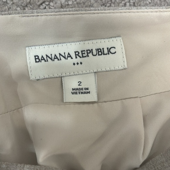 Banana Republic beige pencil skirt - Picture 4 of 4